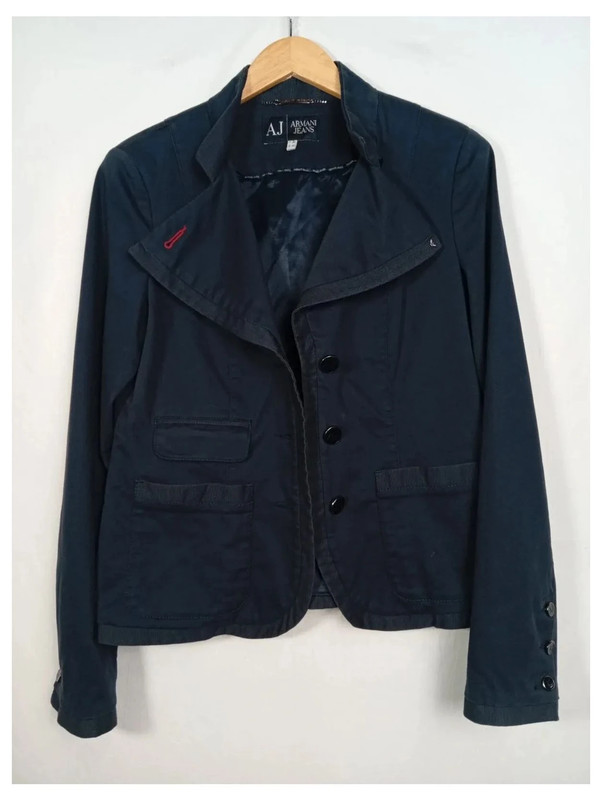 1e96debe-6d01-405b-a15a-935986574c9a.jpeg chaqueta azul Armani talla m