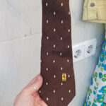 Corbata de seda vintage ferrari