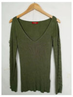 jersey verde guess talla s o top y2k vintage años 00s ajustado con hombros al aire.