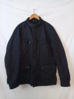 Barbour International azul oscuro acolchada con forro talla XL