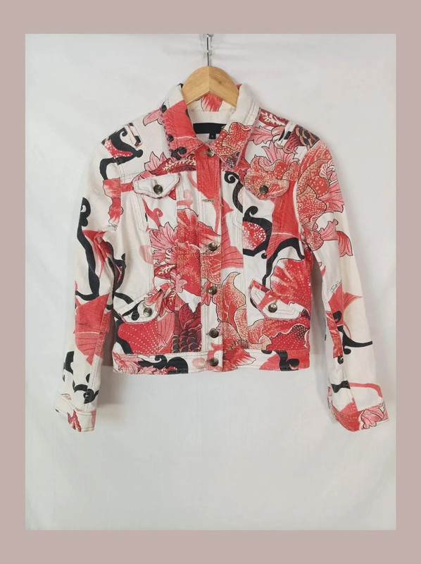 16f34119-307b-4741-a779-a208c21fa02a.jpeg Chaqueta vaquera estampada Cavalli talla S