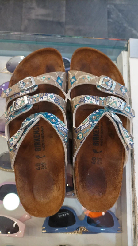 31fc5a0b-cea4-4485-a317-aace79224c4f.jpeg Birkenstock talla 40 sandalias estampadas