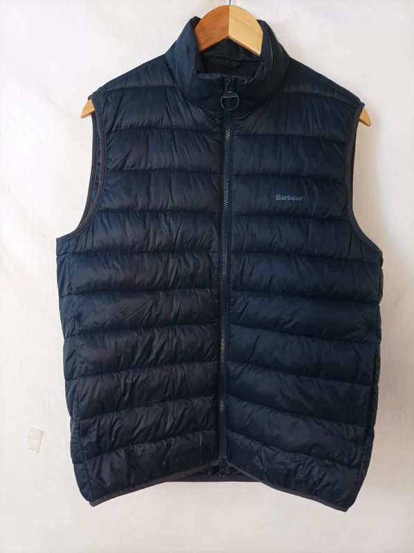 3e396823-5f65-4fe4-b734-988531e5629d.jpeg Chaleco acolchado Barbour azul oscuro talla M