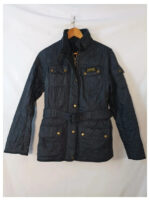 Barbour chaqueta International acolchada azul con cinturón talla 40