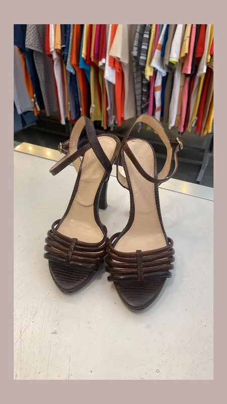 4bff2b5b-1524-46f5-aacf-a4881ad7c143.jpeg Max mara shoes tacones 39.5 talla