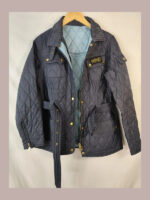 Chaqueta acolchada Barbour internacional, azul oscuro con forro azul claro Talla 38
