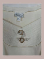 blusa tirol color hueso meico talla L