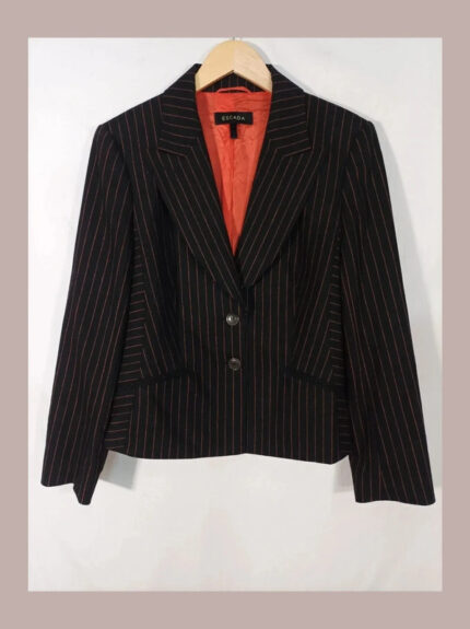 Chaqueta Escada negra con rayas naranjas "diplomática" talla 42. Sin estrenar.