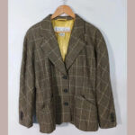 Chaqueta Escada americana marrón de cuadros talla 40 de pura lana.