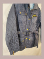 Chaqueta acolchada Barbour internacional, azul oscuro con forro azul claro Talla 38