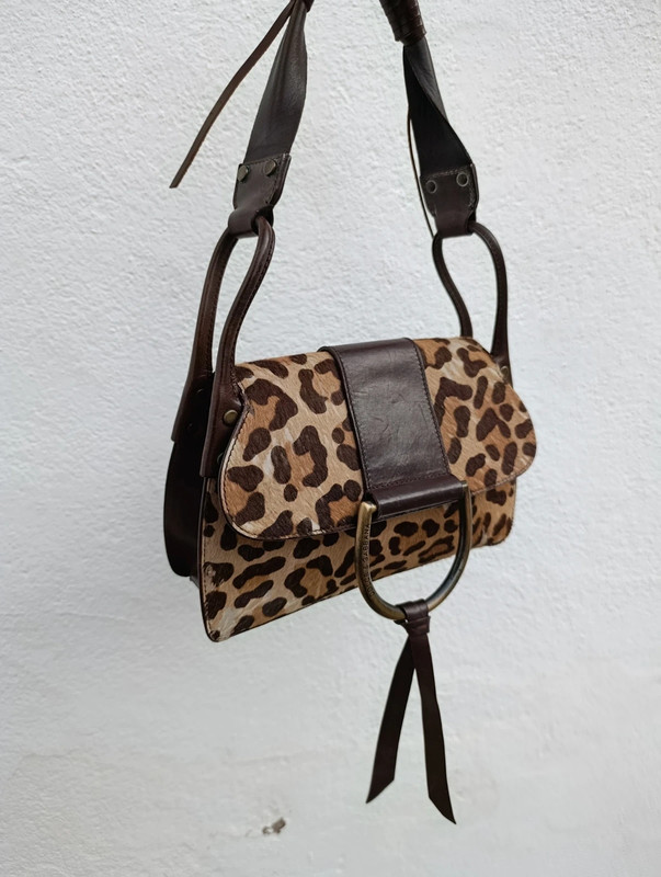 8bb2b188-89ba-4cc5-9264-57d820d918ec.jpeg Bolso dolce and Gabbana cuero leopardo,