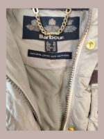 Chaqueta Barbour mujer, beige/marron con capucha de pelo Talla 40