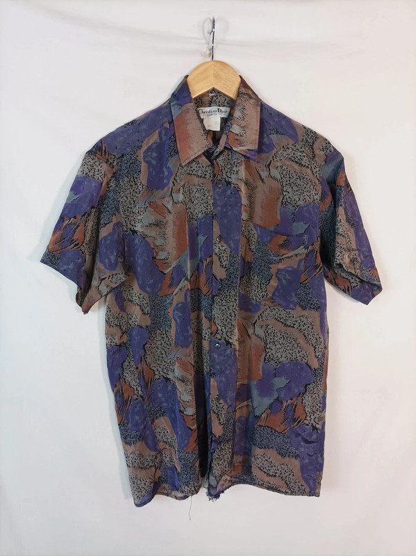 a2f8d63d-4c8d-47ca-a3b6-eea8beb9c6c1.jpeg Camisa de seda estampada Cristian Dior Vintage talla M