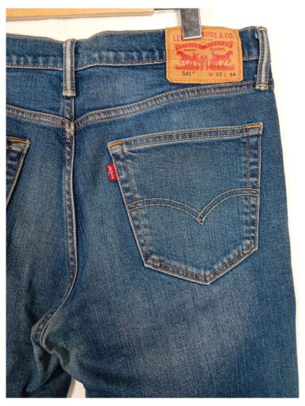 pantalón Levis azul 541 w33 l34 talla 42