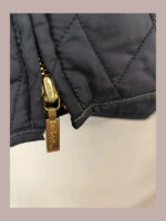 Chaqueta acolchada Barbour internacional, azul oscuro con forro azul claro Talla 38