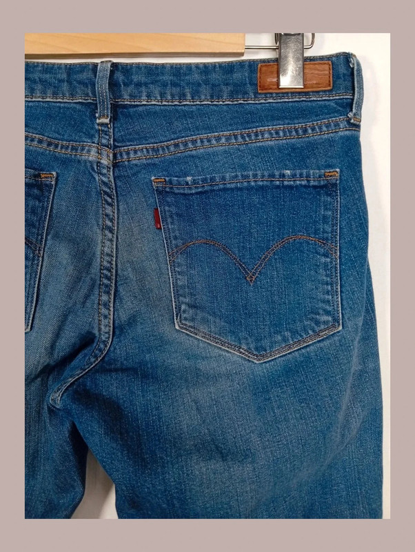 d19efd03-9d0b-4858-9bef-800f2a67de01.jpeg pantalón Levis azul 519 29x32 talla 38 y2k