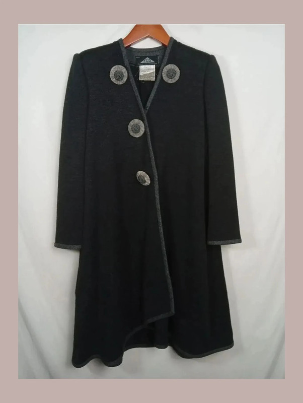d8ef0858-9146-4b60-9976-c727f652622f.jpeg abrigo vintage en perfecto estado, gris tcd talla 40 lana