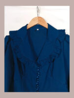 blusa con volantes azul marino talla 36 vintage años 80s. Perfecto estado.