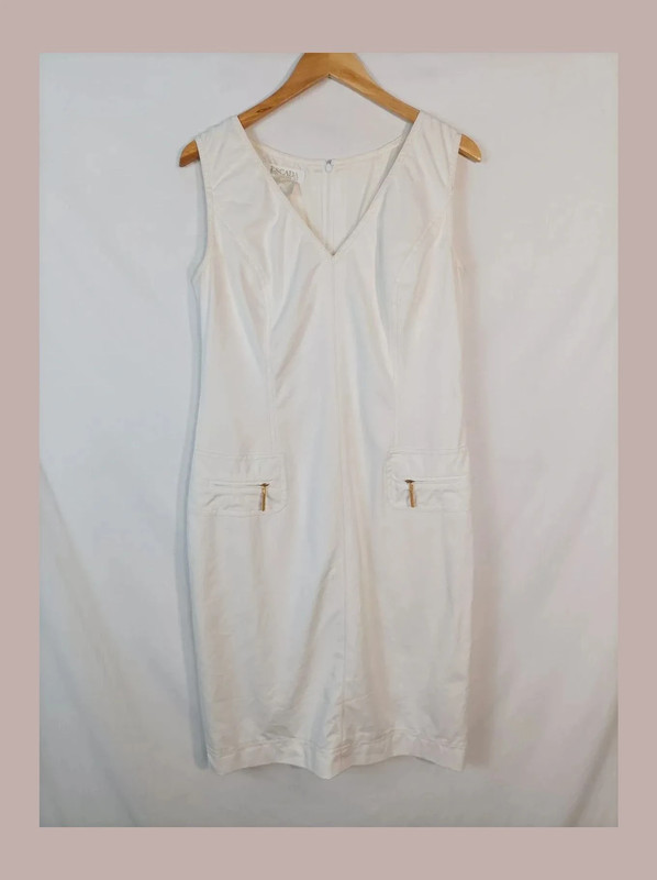 fa0cdf1d-7bfc-48df-9a12-87d180a12492.jpeg Vestido blanco Escada talla 40