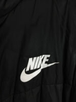 abrigo Nike reversible blanco por dentro, talla S