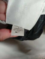 abrigo Nike reversible blanco por dentro, talla S