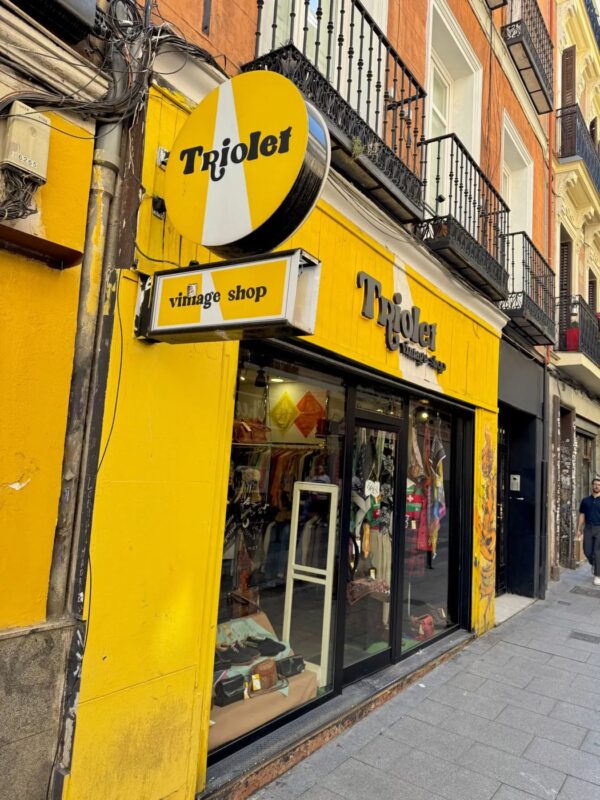 La tienda Triolet vista desde la calle